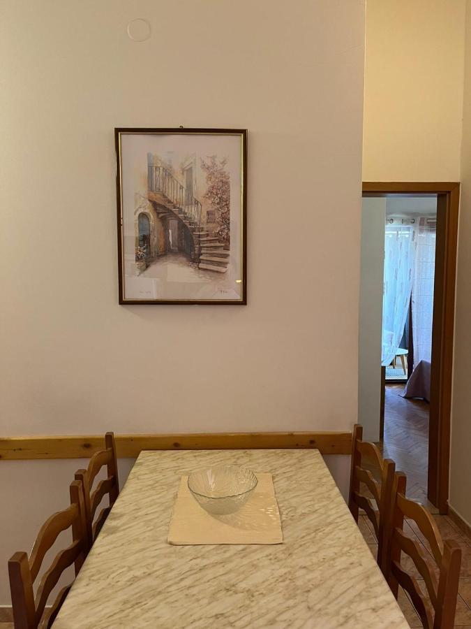Apartman Gorana With Swimming Pool Jelsa  Bagian luar foto