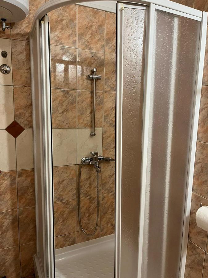 Apartman Gorana With Swimming Pool Jelsa  Bagian luar foto