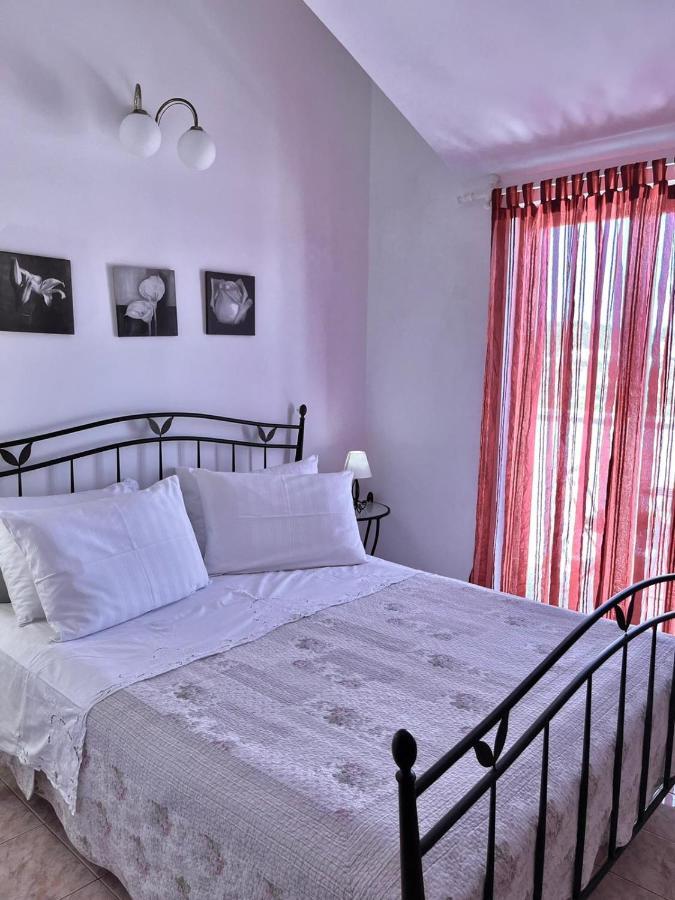Apartman Gorana With Swimming Pool Jelsa  Bagian luar foto